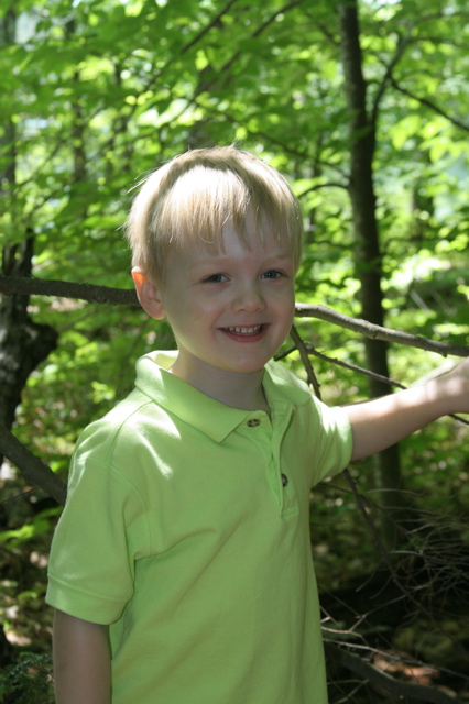 Hiking in Echo Lake State Park